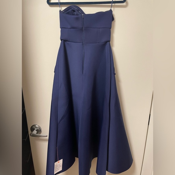 Strapless midi dress with pockets and front split - Picture 2 of 4